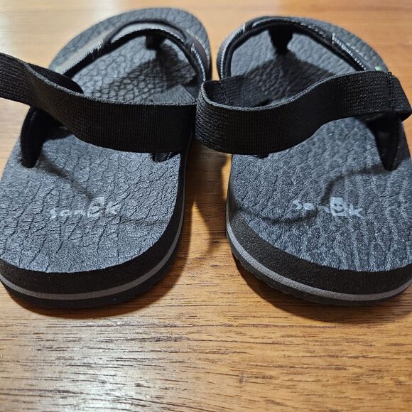 Sanuk Sandals Toddler 9-10 Yoga Mat Elastic Strap Unisex Black - Picture 2 of 5